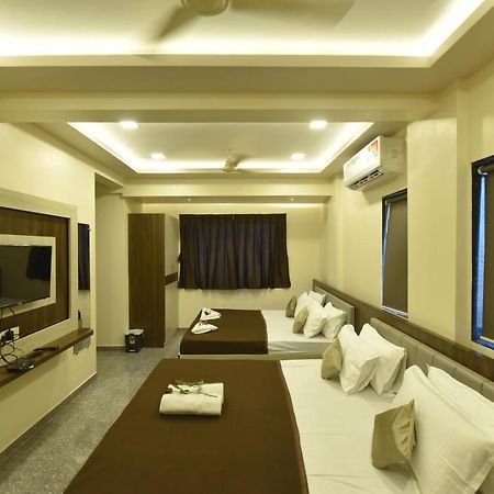 Hotel Sitara Inn Ratnāgiri Kültér fotó