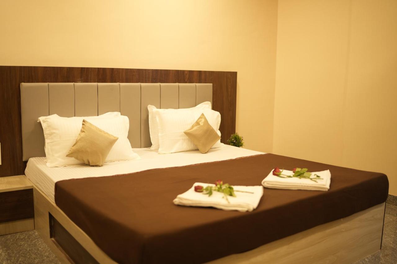 Hotel Sitara Inn Ratnāgiri Kültér fotó