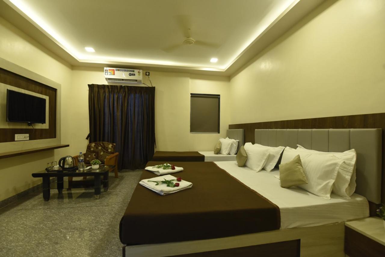 Hotel Sitara Inn Ratnāgiri Kültér fotó