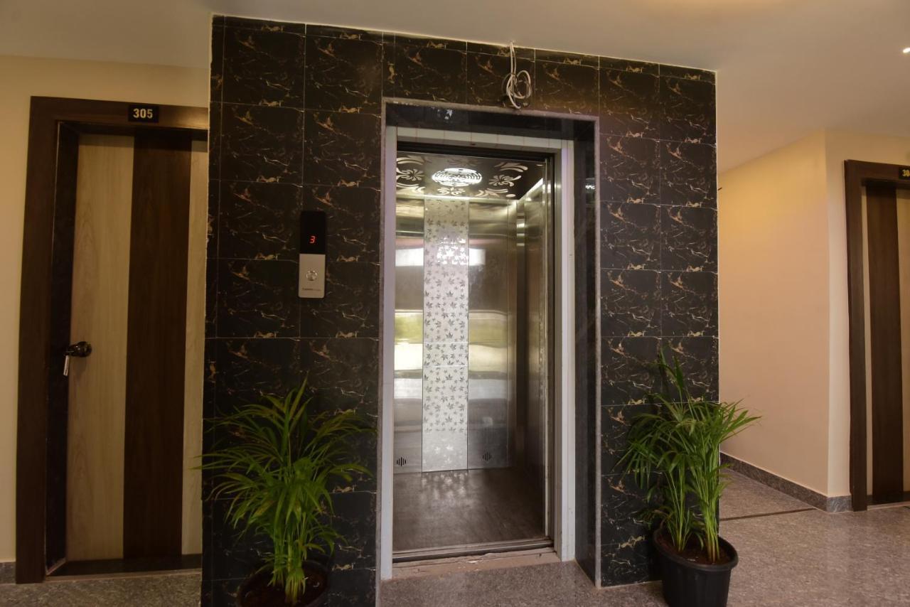 Hotel Sitara Inn Ratnāgiri Kültér fotó